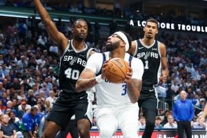 浓眉生涯14个赛季揭幕战输了11次！詹姆斯输14次历史最多！