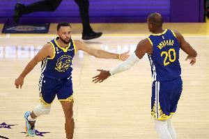 科尔：看这群从未一起打过的队员面对最强球队终结比赛 真的好看