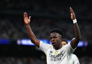 👀外网球迷热议维尼修斯道歉：对教练的道歉呢？请尊重阿隆索