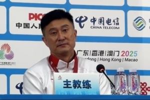 杜锋：一直背负着压力 不管啥时候都是这样 外界的关心期待是好事